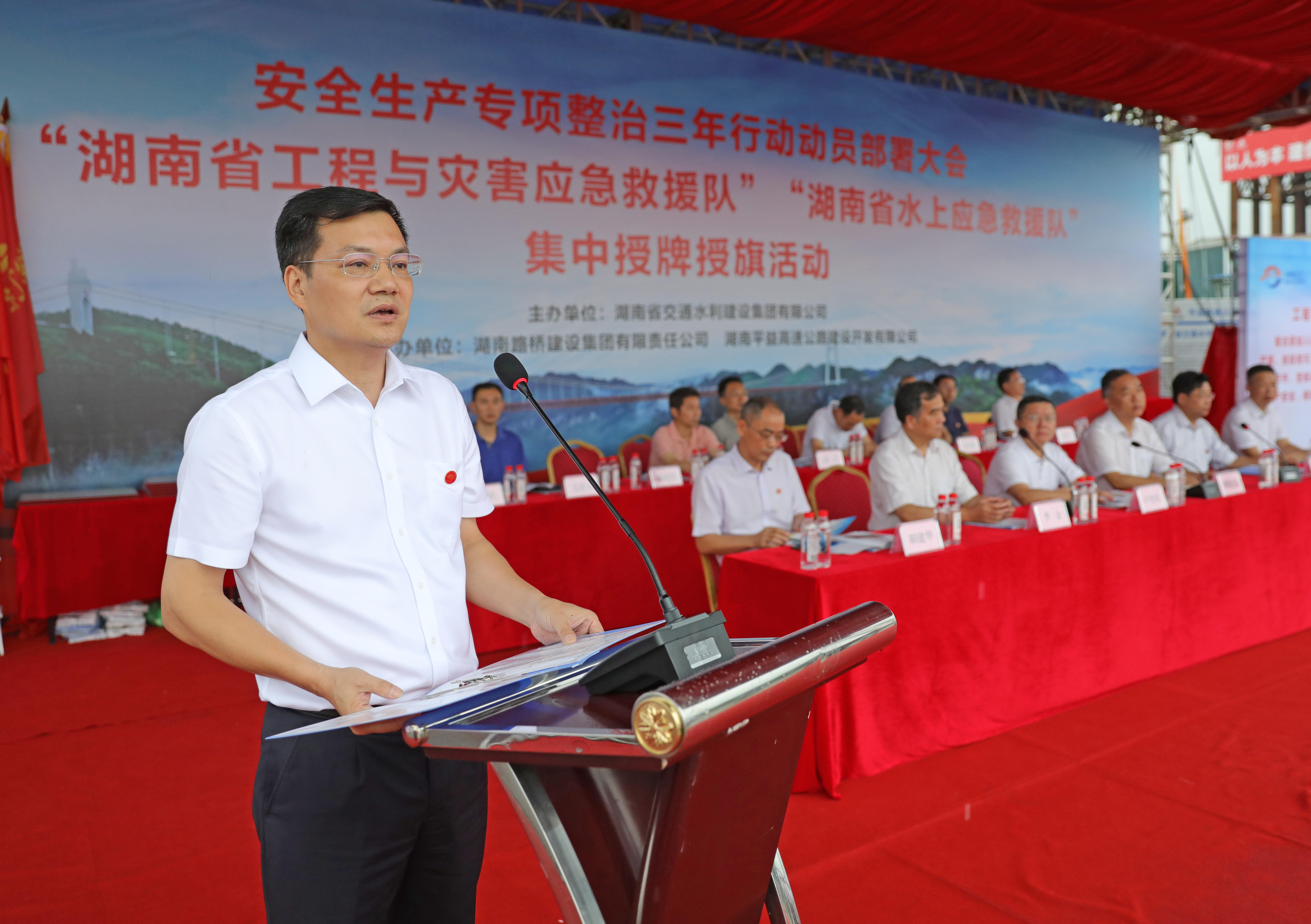 20200707137051.jpg 杨雄伟亮相谈话.jpg