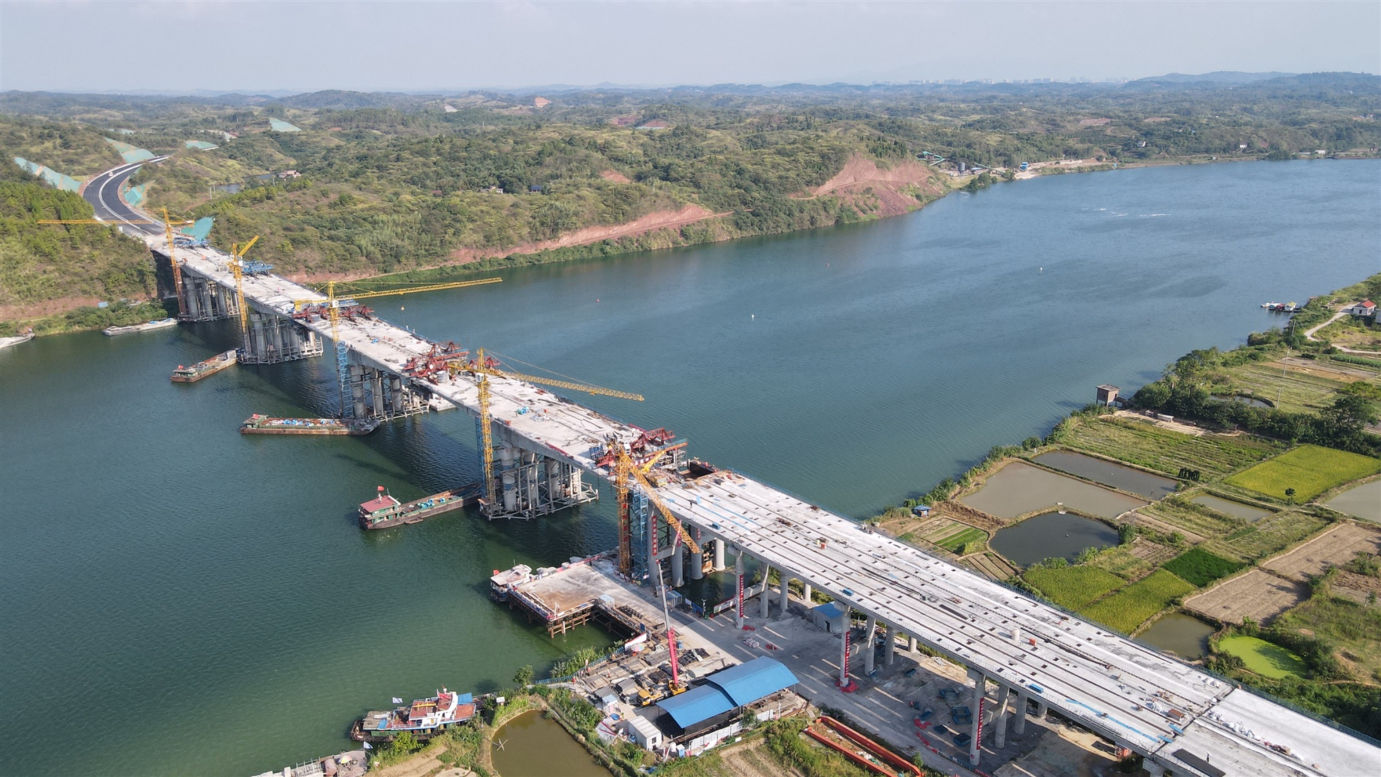 20211012961502.jpg 3石潭湘江特大桥左幅顺利合龙_副本.jpg